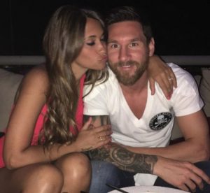 Lionel Messi to marry his childhood sweetheart 1 lionel-messi-and-his-girlfriend